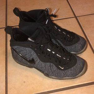Nike Foamposite Pro-Tech Fleece Sz 8 Gray